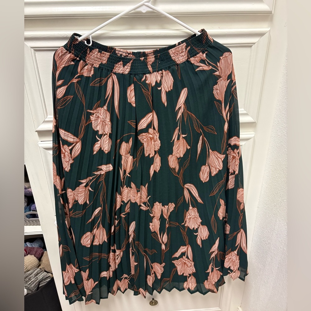 a new day Floral Pleated Skirt green, small midi